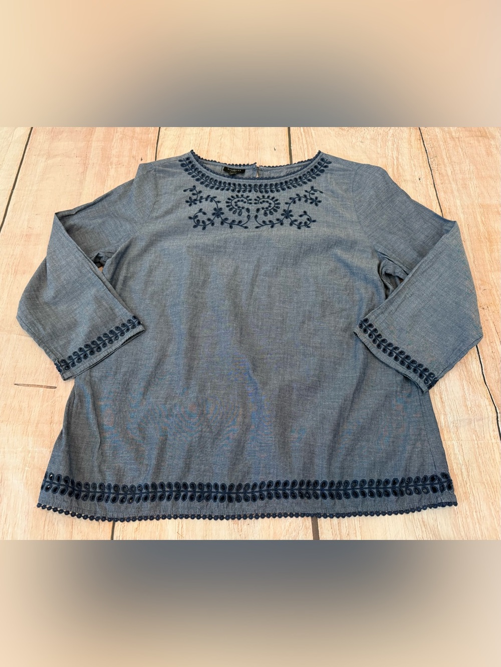 Talbots Blouse Eyelet Embroidered 3/4 Sleeve Top MP Chambray Woman’s